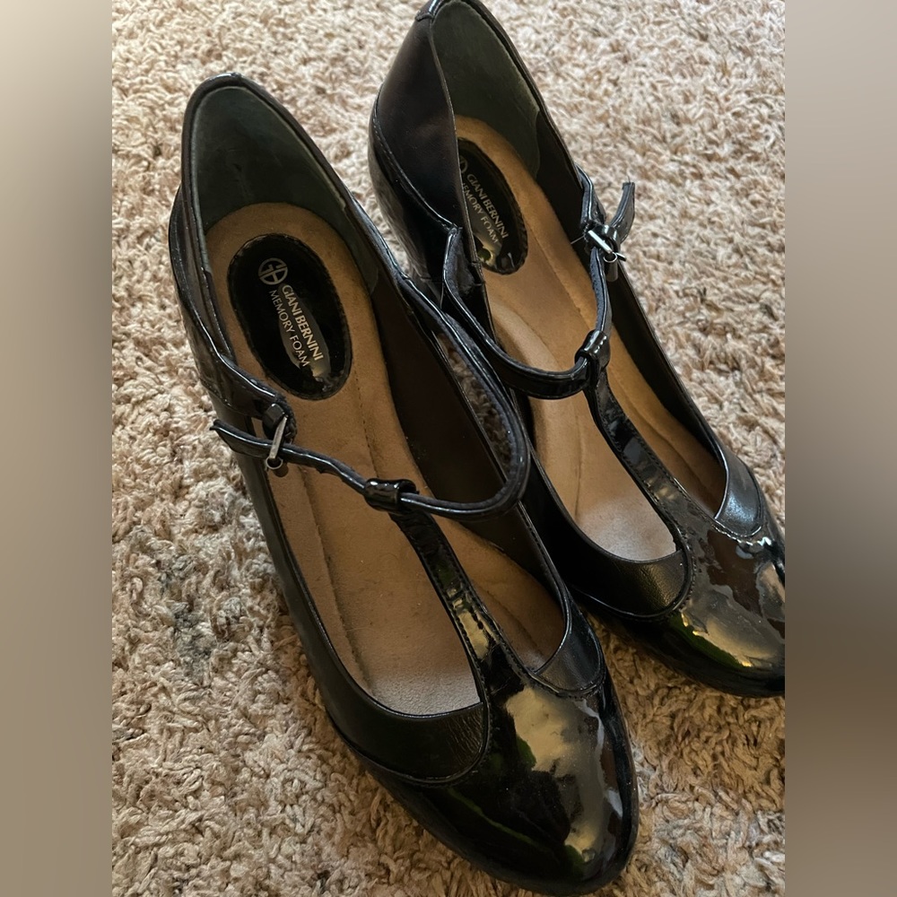 GIANI BERNINI BLACK HEELS